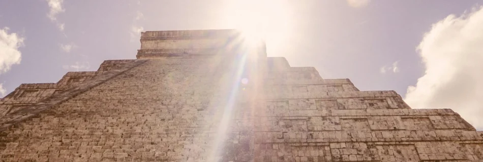 chichen itza equinox cancun mexico